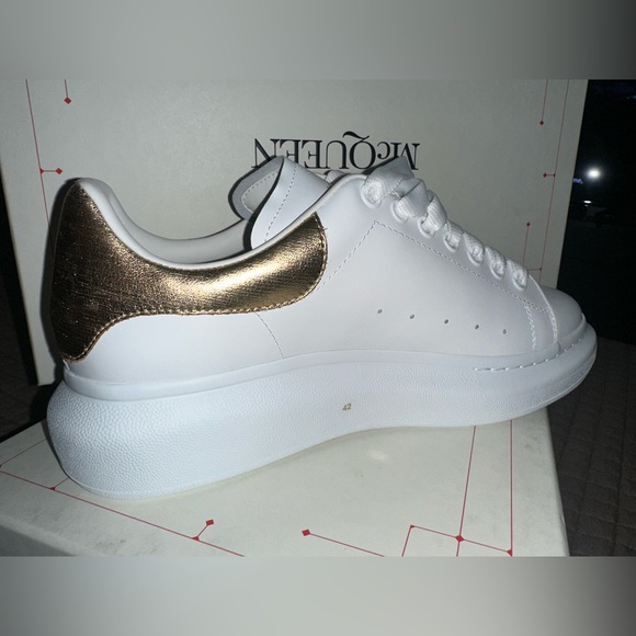 Alexander McQueen Larry sneaker
White/gold
42E
New - Picture 3 of 5